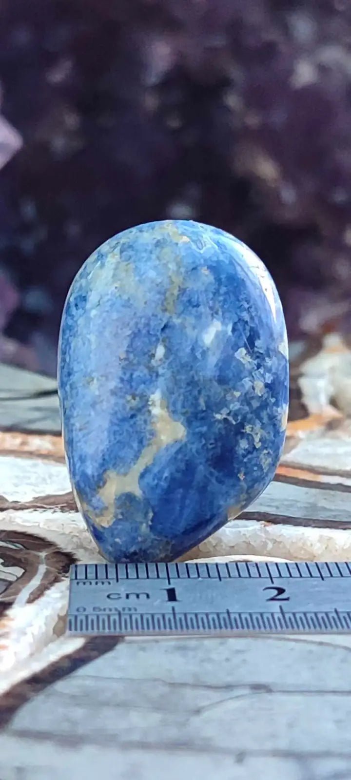 Load image into Gallery viewer, Sodalite du Brésil pierre roulée Grade A++++ Sodalite pierre roulée
