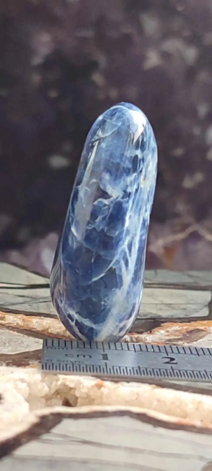 Chargez l&#39;image dans la visionneuse de la galerie, Sodalite du Brésil pierre roulée Grade A++++ Sodalite pierre roulée
