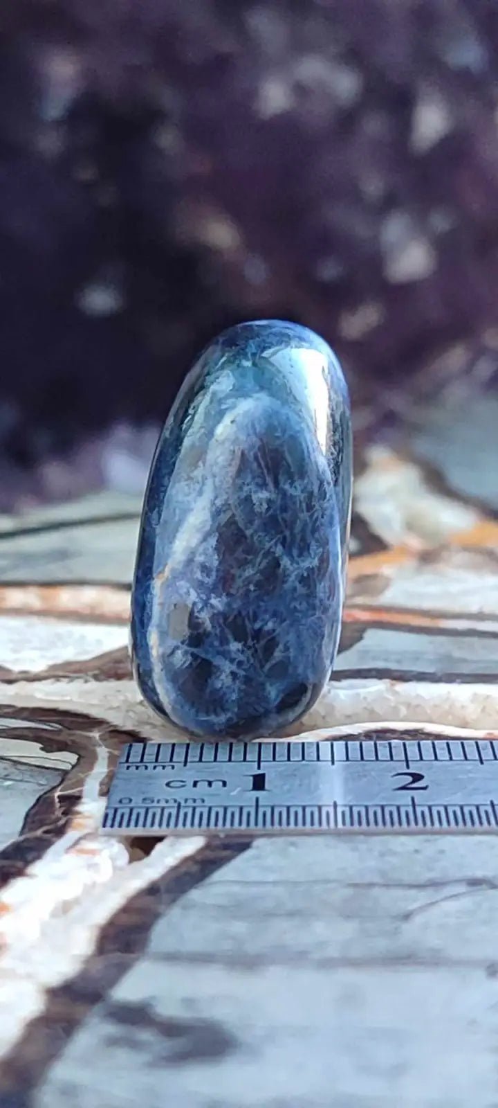 Load image into Gallery viewer, Sodalite du Brésil pierre roulée Grade A++++ Sodalite pierre roulée
