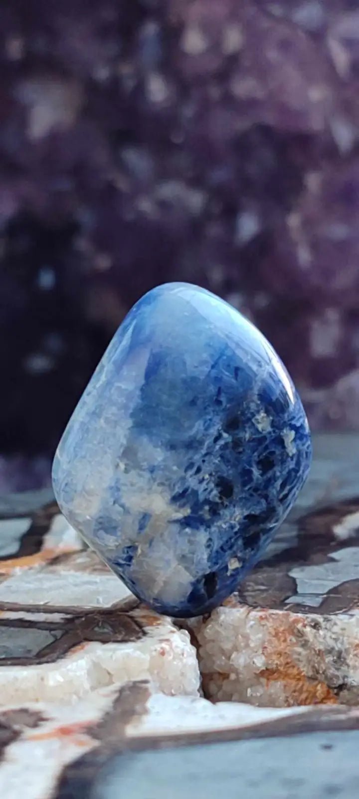 Load image into Gallery viewer, Sodalite du Brésil pierre roulée Grade A++++ Sodalite pierre roulée
