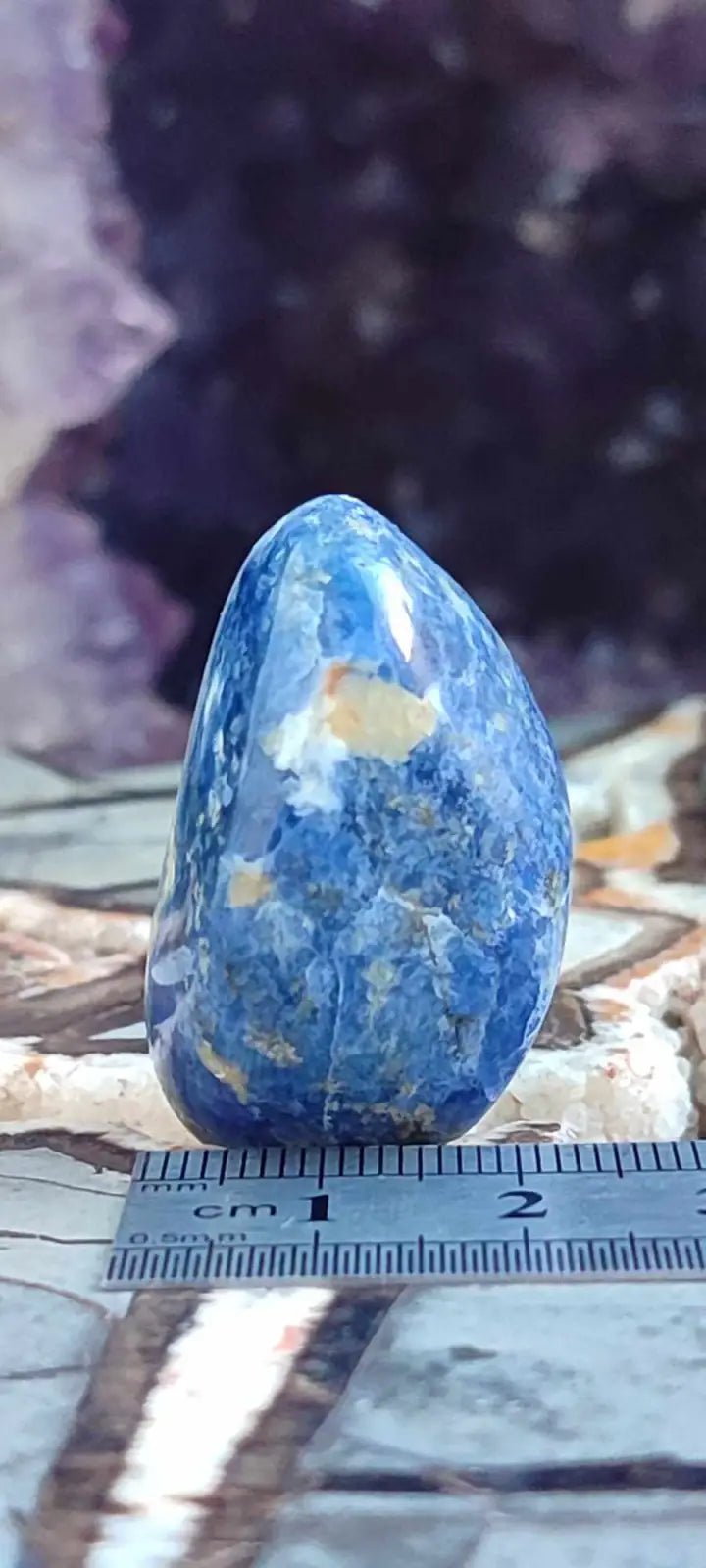 Load image into Gallery viewer, Sodalite du Brésil pierre roulée Grade A++++ Sodalite pierre roulée
