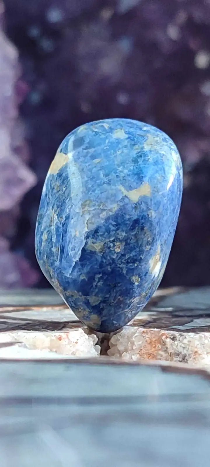Load image into Gallery viewer, Sodalite du Brésil pierre roulée Grade A++++ Sodalite pierre roulée
