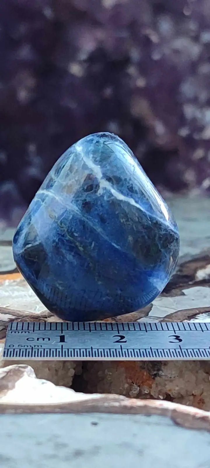Load image into Gallery viewer, Sodalite du Brésil pierre roulée Grade A++++ Sodalite pierre roulée
