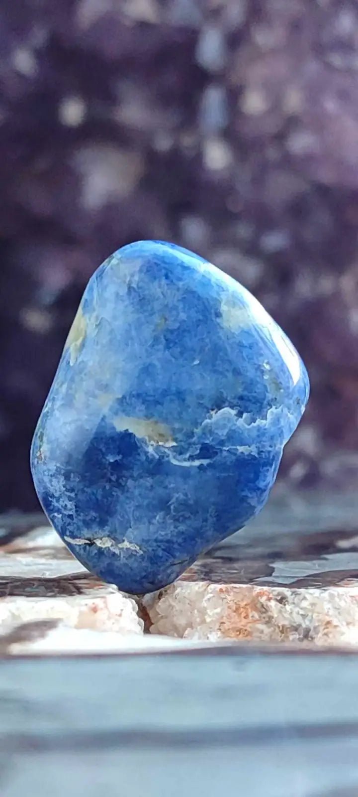 Load image into Gallery viewer, Sodalite du Brésil pierre roulée Grade A++++ Sodalite pierre roulée
