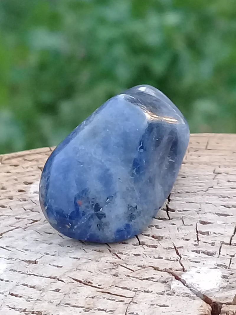 Cargue la imagen en el visor de la galería, Sodalite pierre roulée Grade A +++ Sodalite pierre roulée Dans la besace du p&#39;tit Poucet   
