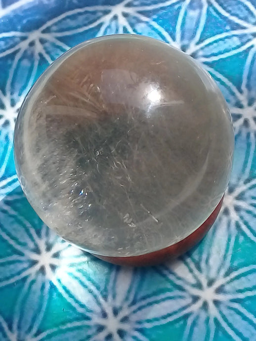 Sphère Cristal de roche Grade A ++++ (Remise prix pour léger impact sur la sphère) Sphère Cristal de roche Dans la besace du p'tit Poucet...   