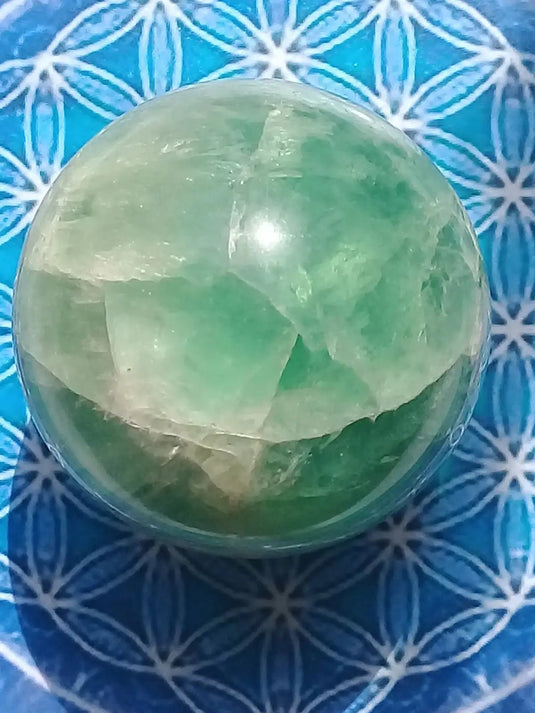Sphère Fluorite verte Grade A ++++ Diam 6cm Sphère Fluorite verte