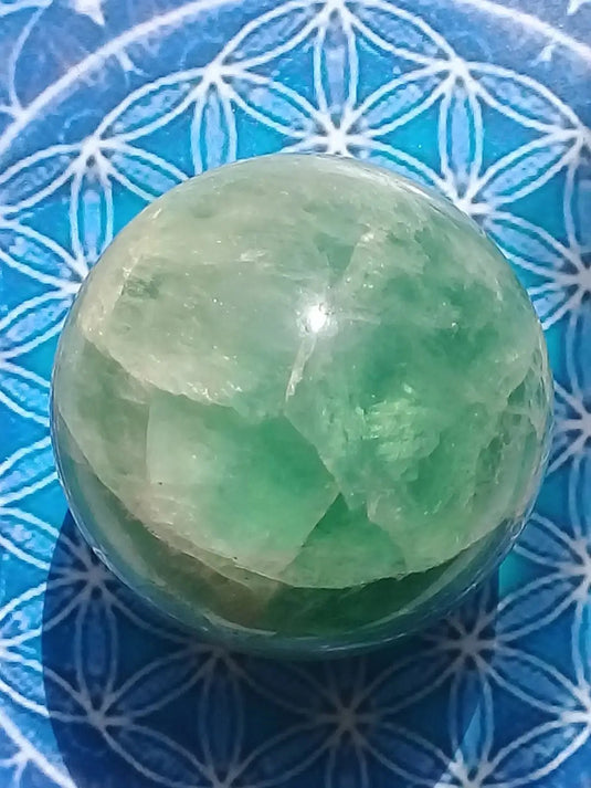 Sphère Fluorite verte Grade A ++++ Diam 6cm Sphère Fluorite verte