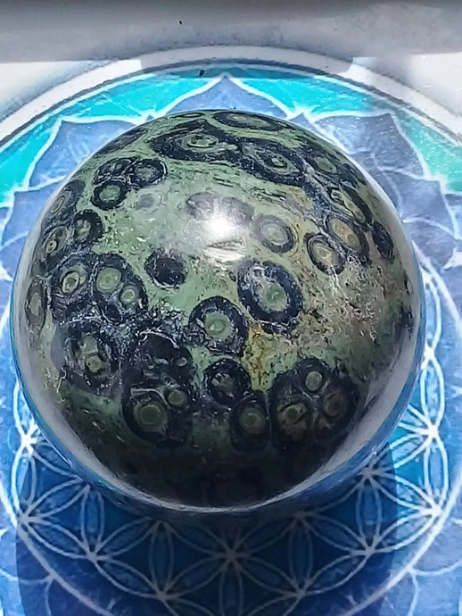 Sphère Jaspe vert de Kambaba Grade A +++ Diamètre 9cm Shpère Jaspe vert de Kambaba