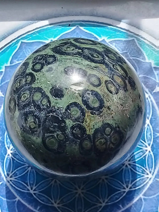 Sphère Jaspe vert de Kambaba Grade A +++ Diamètre 9cm Shpère Jaspe vert de Kambaba