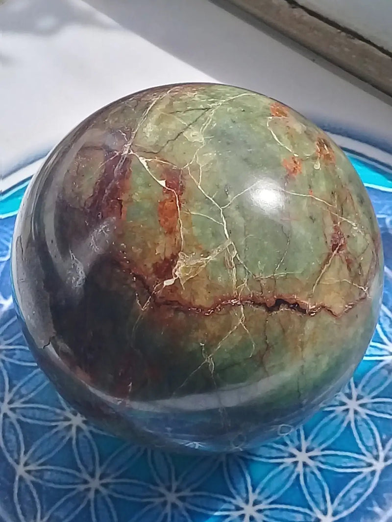 Load image into Gallery viewer, Sphère Jaspe vert Grade A ++++ Diamètre 8,5cm Sphère Jaspe vert
