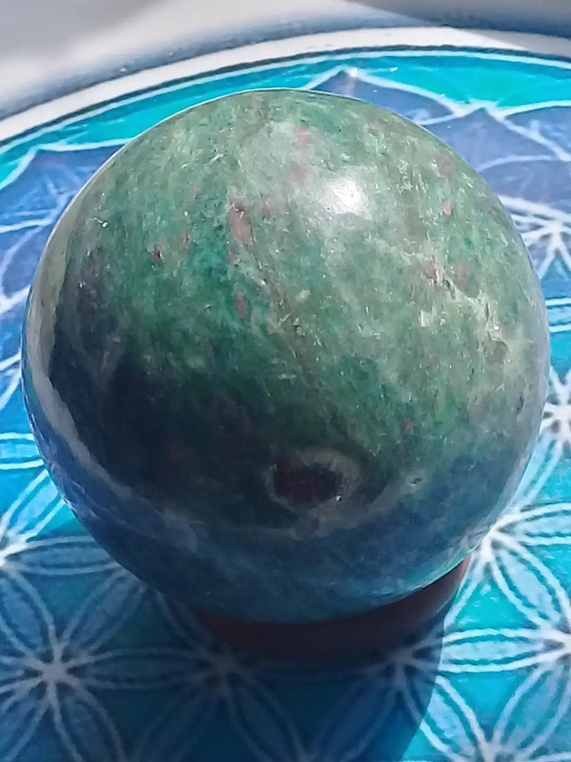 Load image into Gallery viewer, Sphère Rubis Fuschite Grade A ++ Diamètre 5,5cm Sphère Rubis Fuschite
