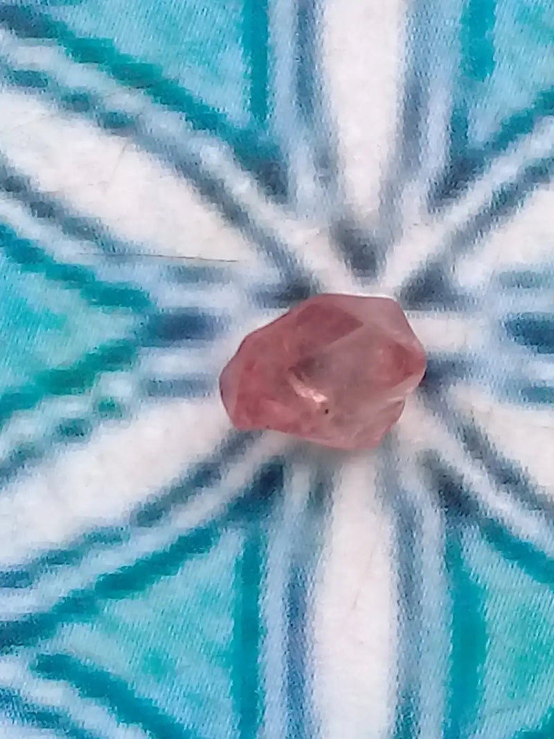 Load image into Gallery viewer, Spinelle rose fragment brut Grade A ++++ Spinelle rose fragment brut
