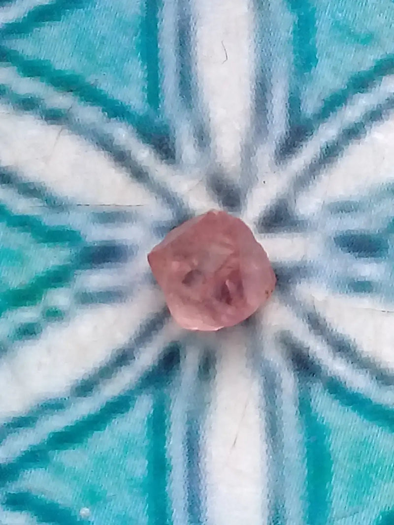 Load image into Gallery viewer, Spinelle rose fragment brut Grade A ++++ Spinelle rose fragment brut
