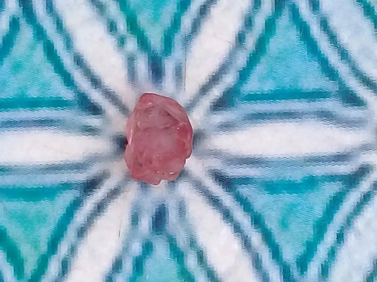 Spinelle rose fragment brut Grade A ++++ Spinelle rose fragment brut