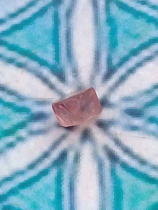 Spinelle rose fragment brut Grade A ++++ Spinelle rose fragment brut