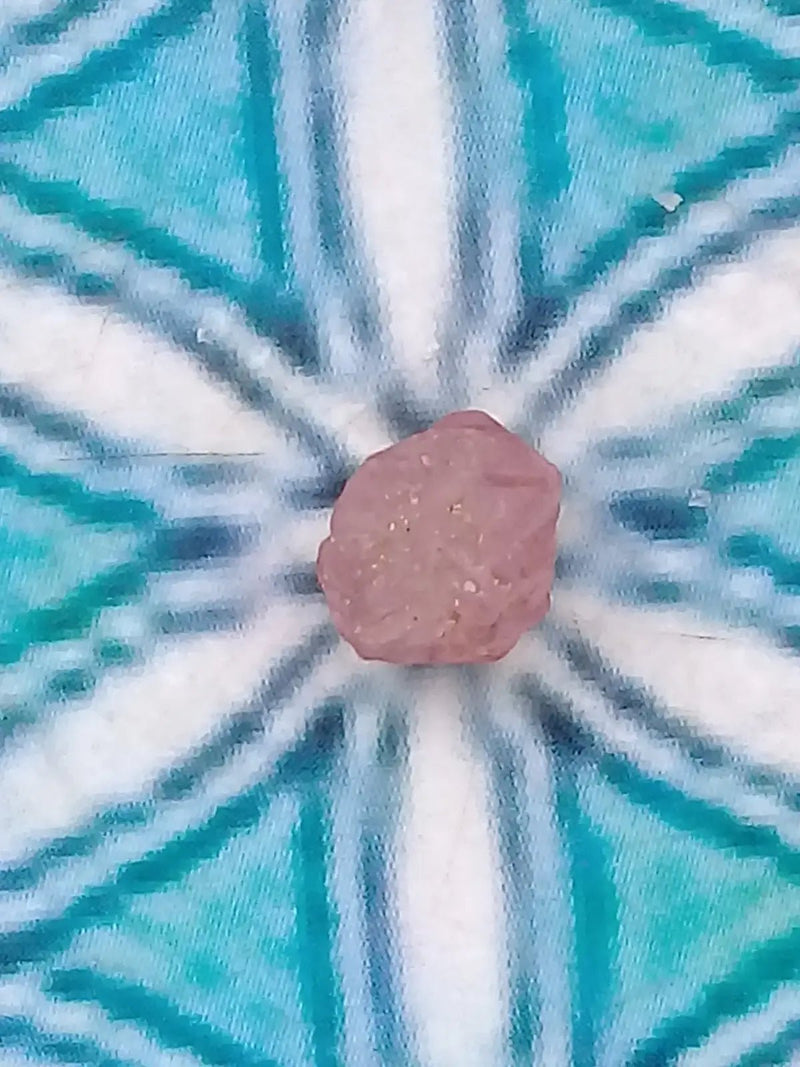 Chargez l'image dans la visionneuse de la galerie, Spinelle rose fragment brut Grade A ++++
