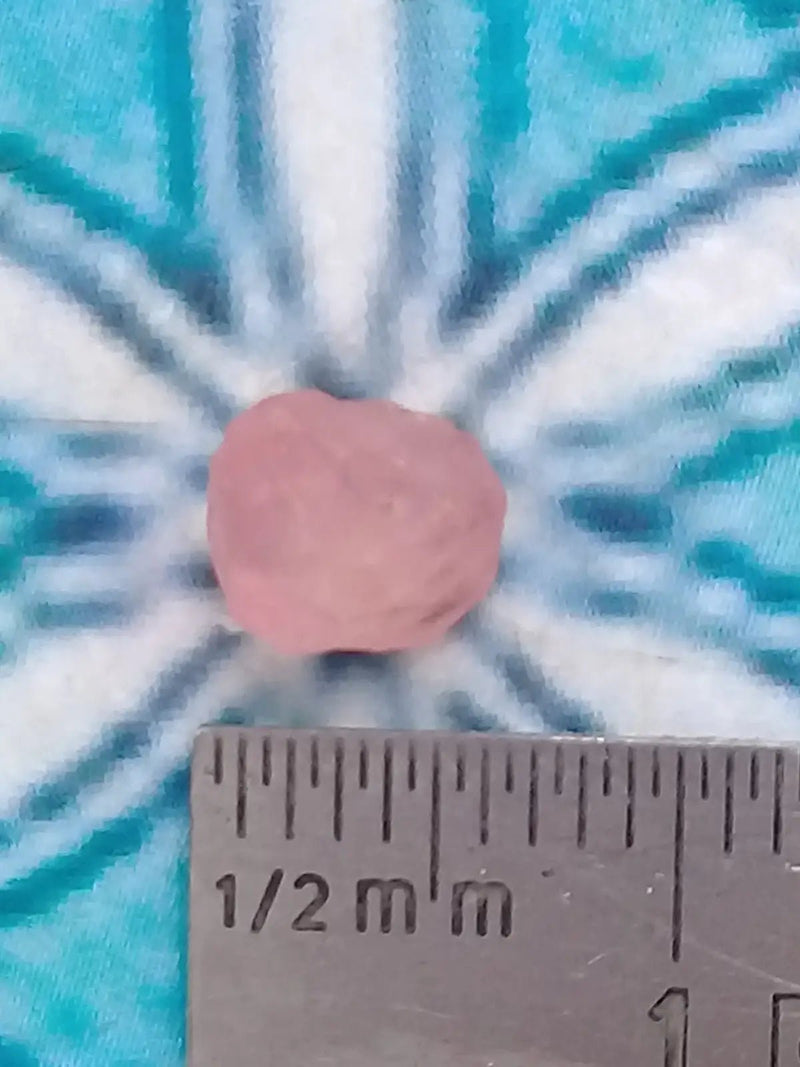 Load image into Gallery viewer, Spinelle rose fragment brut Grade A ++++ Spinelle rose fragment brut
