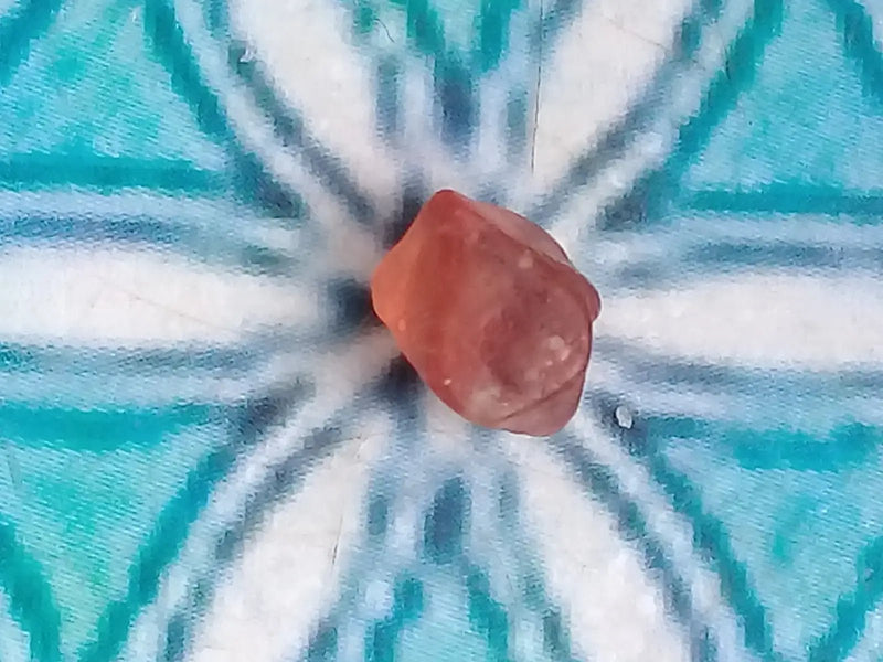 Chargez l'image dans la visionneuse de la galerie, Spinelle rose fragment brut Grade A ++++ Spinelle rose fragment brut
