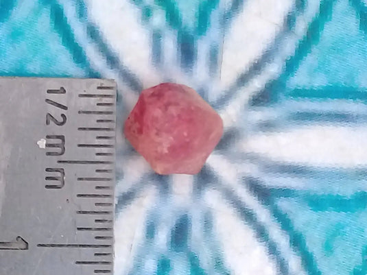 Spinelle rose fragment brut Grade A ++++ Spinelle rose fragment brut