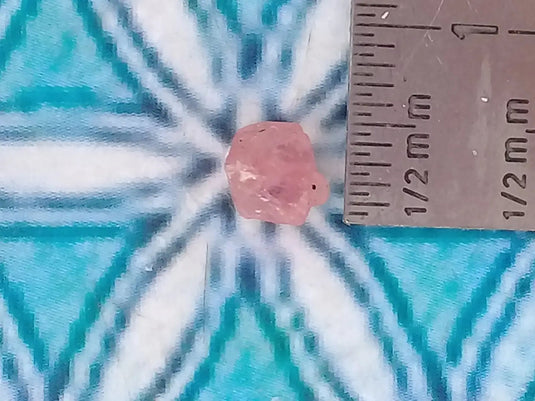 Spinelle rose fragment brut Grade A ++++ Spinelle rose fragment brut