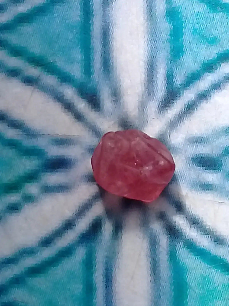 Load image into Gallery viewer, Spinelle rose fragment brut Grade A ++++ Spinelle rose fragment brut
