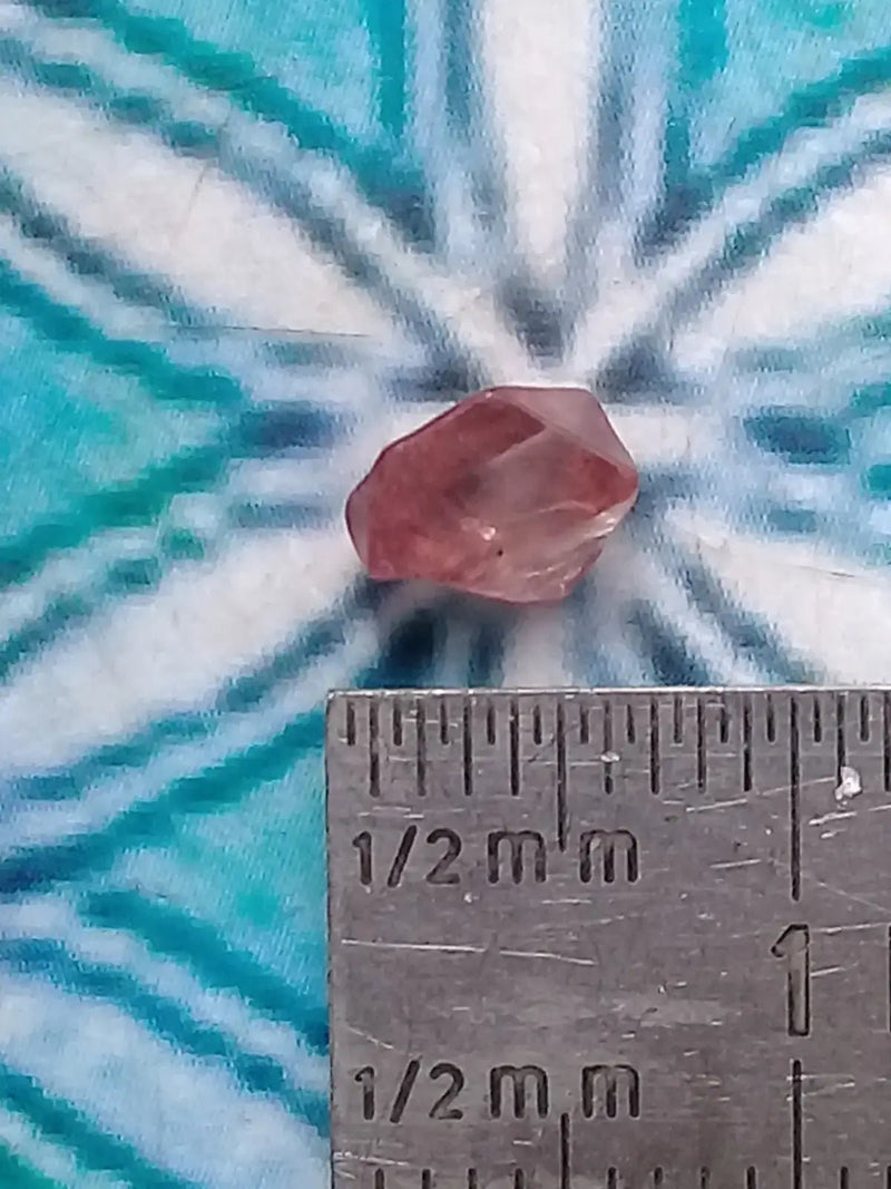 Load image into Gallery viewer, Spinelle rose fragment brut Grade A ++++ Spinelle rose fragment brut
