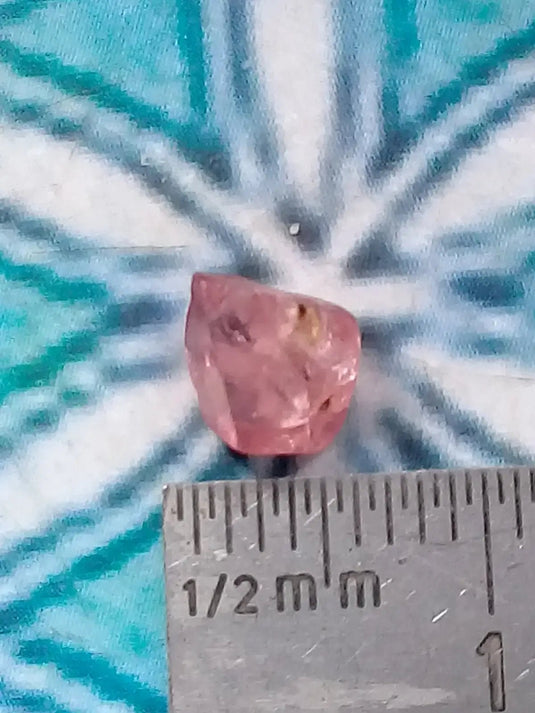 Spinelle rose fragment brute Grade A ++++ Spinelle rose fragment brut