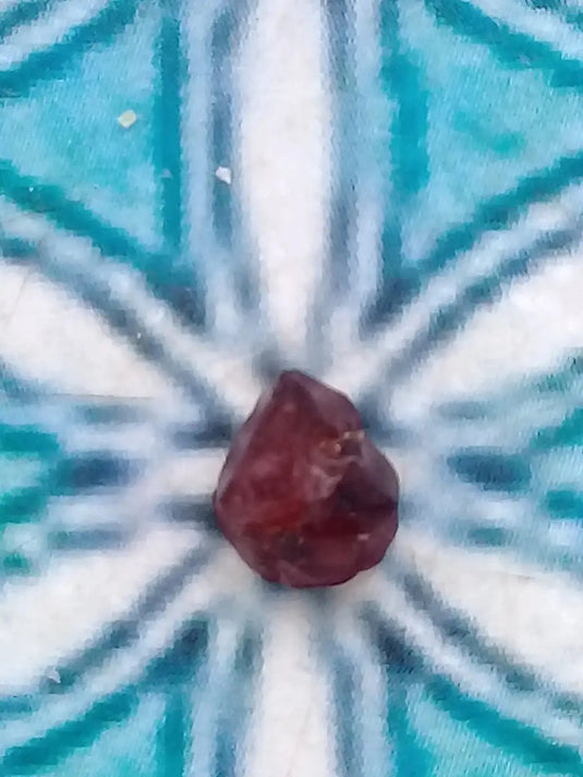 Spinelle rouge fragment brut Grade A ++++ Spinelle rouge fragment brut