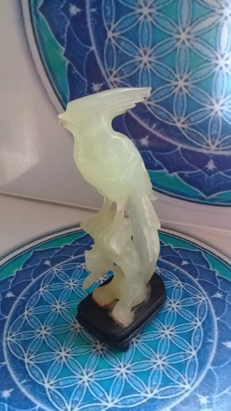 Chargez l&#39;image dans la visionneuse de la galerie, Statuette oiseau en jade de Chine véritable Grade A++++ Statuette oiseau en Jade de Chine véritable
