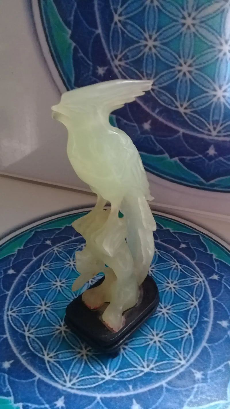 Chargez l&#39;image dans la visionneuse de la galerie, Statuette oiseau en jade de Chine véritable Grade A++++ Statuette oiseau en Jade de Chine véritable Dans la besace du p&#39;tit Poucet   
