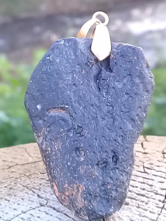 Tectite indochinite pendentif Grade A ++++ (Fourni avec cordon) Tectite Indochinite pendentif