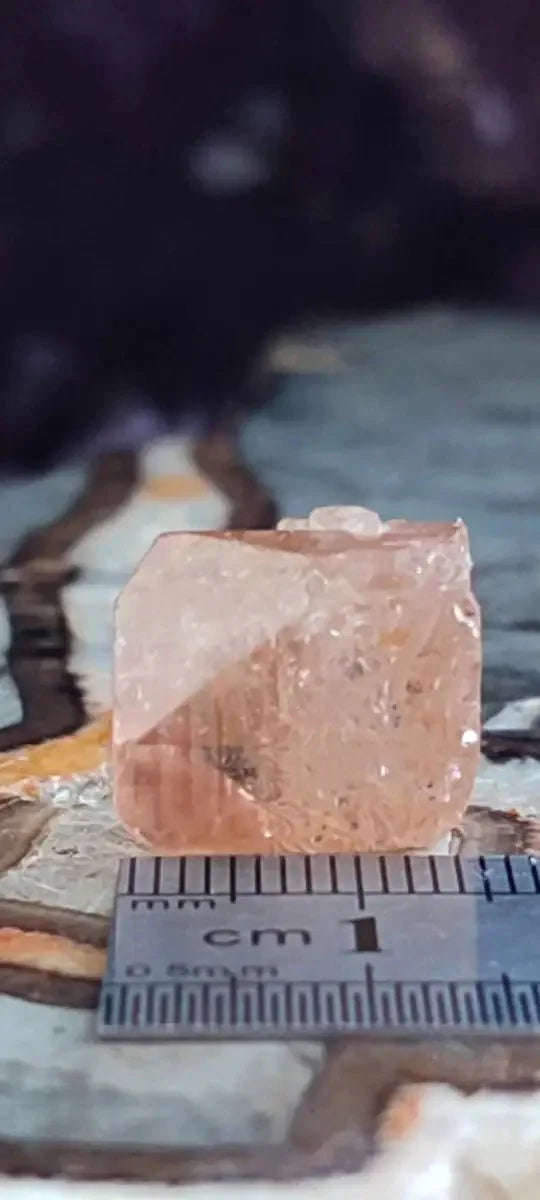 Load image into Gallery viewer, Topaze brune du Pakistan Cristal brut naturel Grade A++++ (Non traité) Topaze Impériale du Pakistan Cristal brute
