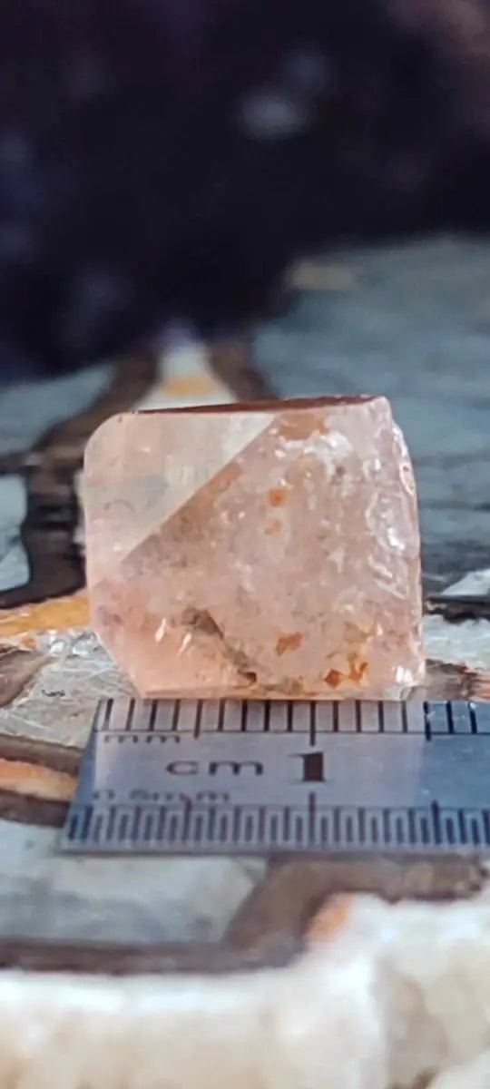 Chargez l&#39;image dans la visionneuse de la galerie, Topaze brune du Pakistan Cristal brut naturel Grade A++++ (Non traité) Topaze Impériale du Pakistan Cristal brute
