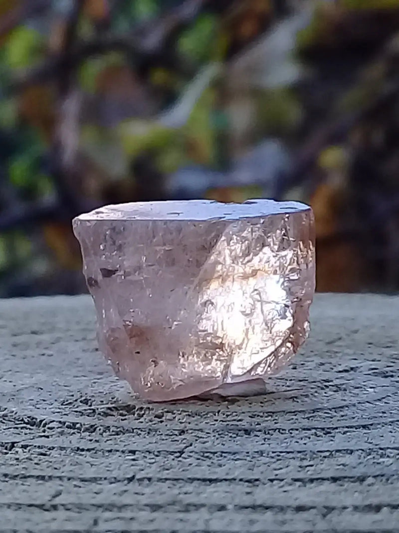 Chargez l&#39;image dans la visionneuse de la galerie, Topaze brune du Pakistan Cristal brut naturel Grade A++++ (Non traité) Topaze Impériale du Pakistan Cristal brute
