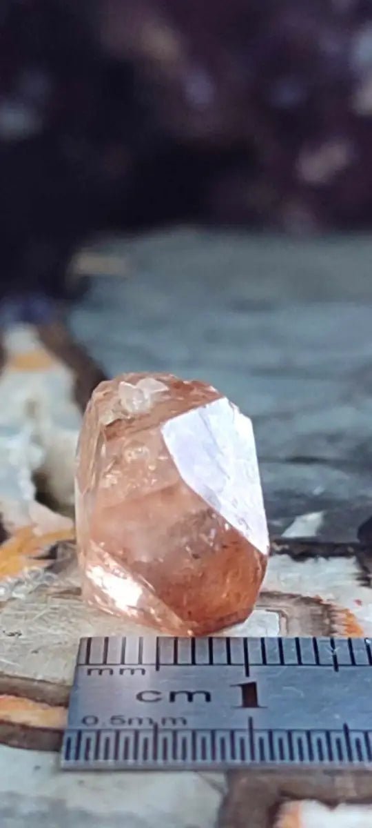 Chargez l&#39;image dans la visionneuse de la galerie, Topaze brune du Pakistan Cristal brut naturel Grade A++++ (Non traité) Topaze Impériale du Pakistan Cristal brute
