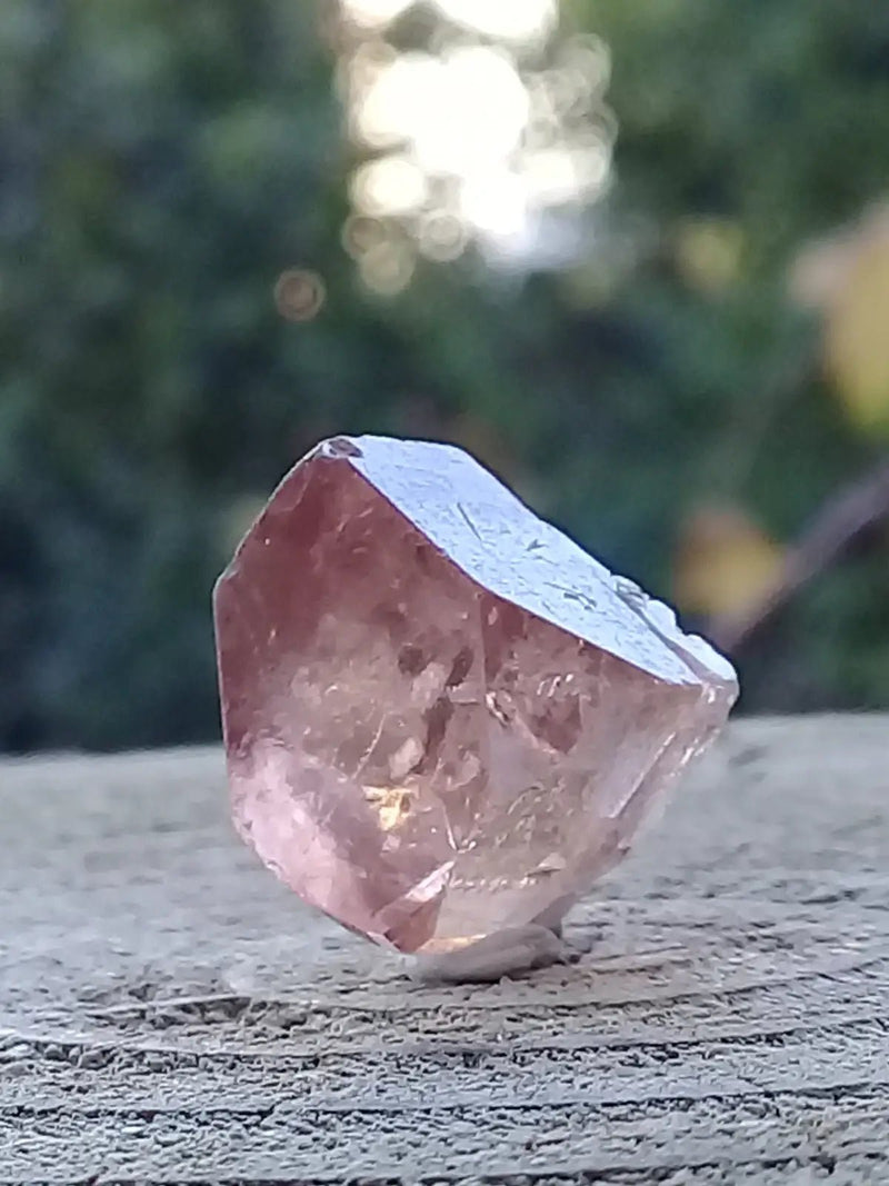 Load image into Gallery viewer, Topaze brune du Pakistan Cristal brut naturel Grade A++++ (Non traité) Topaze Impériale du Pakistan Cristal brute
