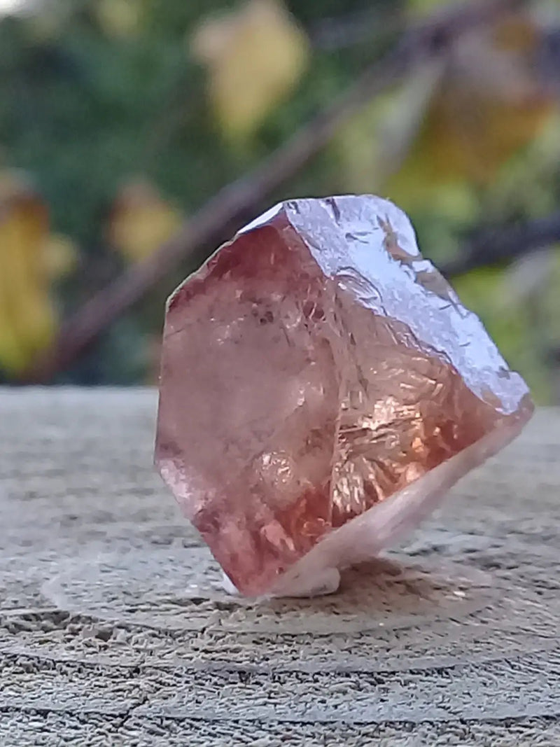 Load image into Gallery viewer, Topaze brune du Pakistan Cristal brut naturel Grade A++++ (Non traité) Topaze Impériale du Pakistan Cristal brute
