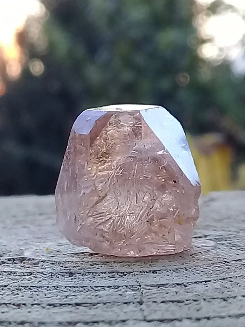 Chargez l&#39;image dans la visionneuse de la galerie, Topaze brune du Pakistan Cristal brut naturel Grade A++++ (Non traité) Topaze Impériale du Pakistan Cristal brute
