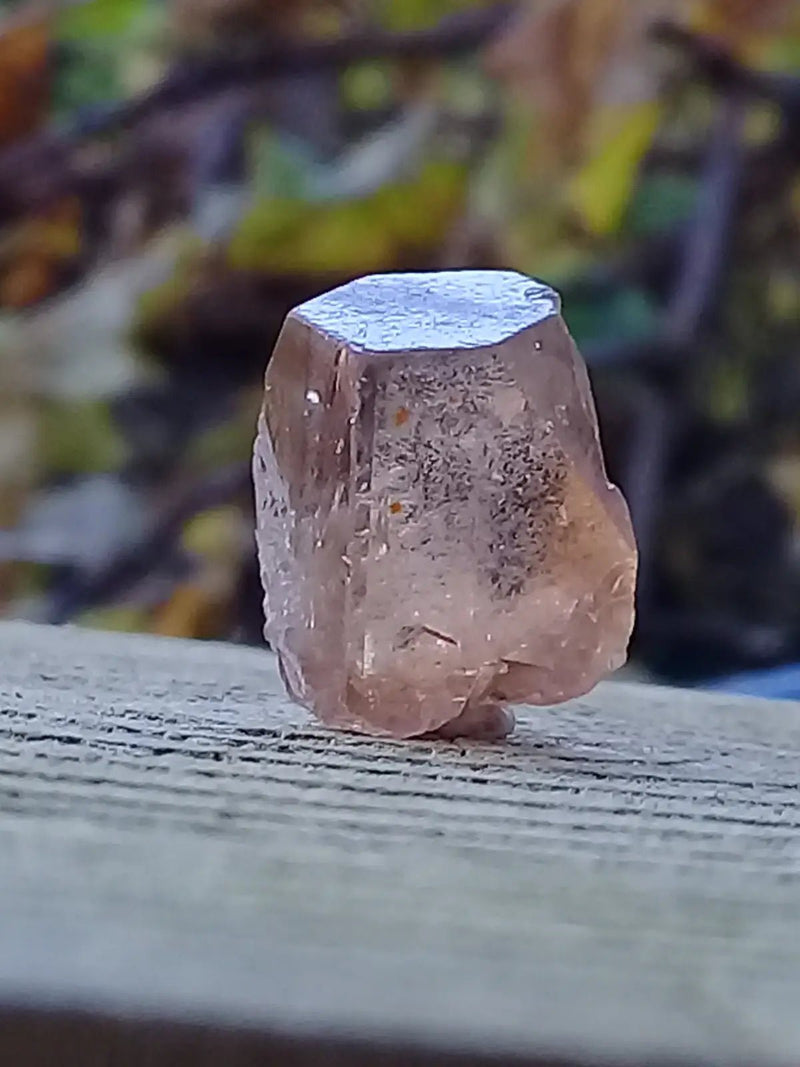 Load image into Gallery viewer, Topaze brune du Pakistan Cristal brut naturel Grade A++++ (Non traité) Topaze Impériale du Pakistan Cristal brute
