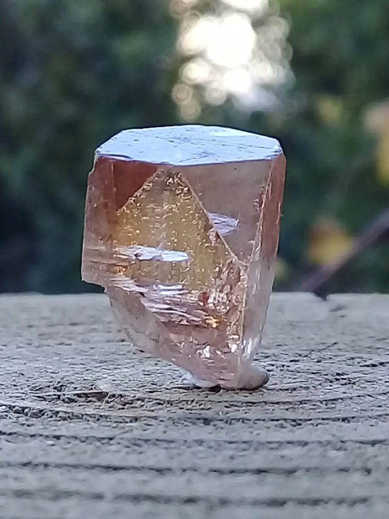 Load image into Gallery viewer, Topaze brune du Pakistan Cristal brut naturel Grade A++++ (Non traité) Topaze Impériale du Pakistan Cristal brute
