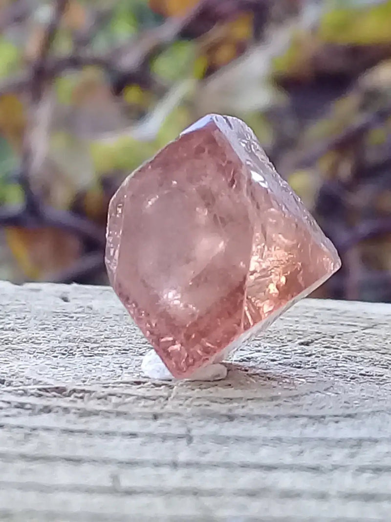 Load image into Gallery viewer, Topaze brune du Pakistan Cristal brut naturel Grade A++++ (Non traité) Topaze Impériale du Pakistan Cristal brute
