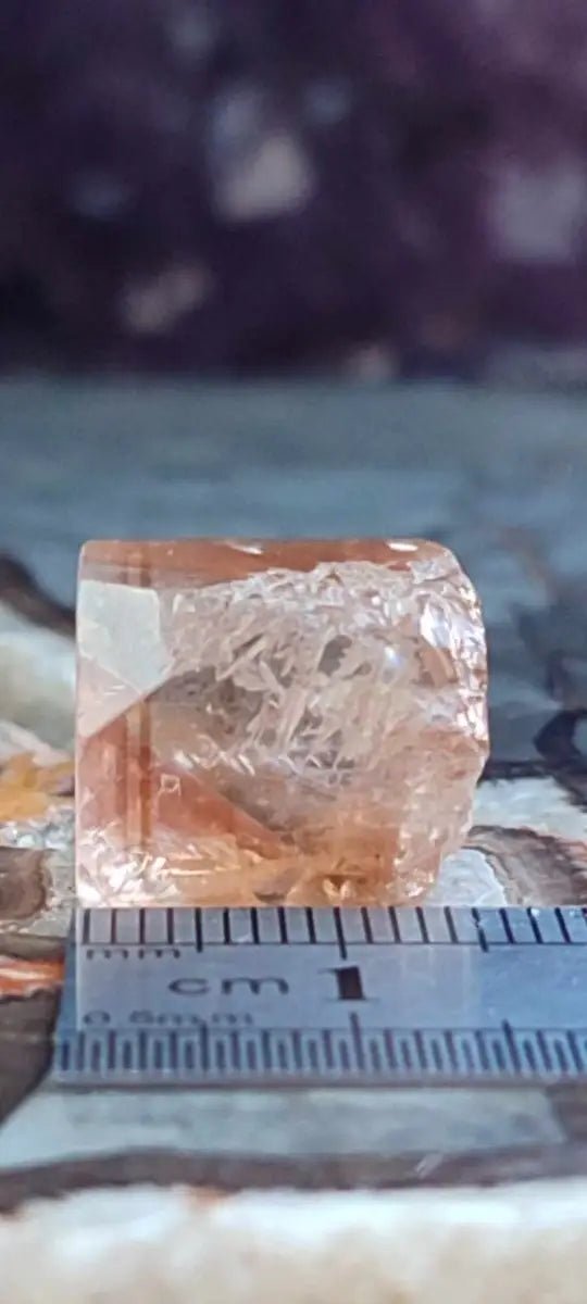 Load image into Gallery viewer, Topaze brune du Pakistan Cristal brut naturel Grade A++++ (Non traité) Topaze Impériale du Pakistan Cristal brute
