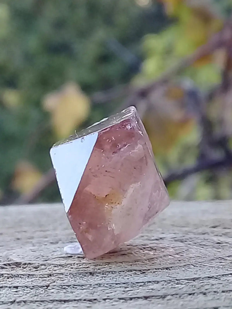 Load image into Gallery viewer, Topaze brune du Pakistan Cristal brut naturel Grade A++++ (Non traité) Topaze Impériale du Pakistan Cristal brute
