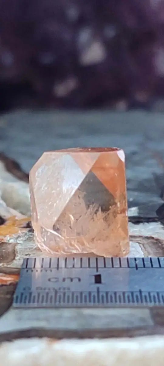 Load image into Gallery viewer, Topaze brune du Pakistan Cristal brut naturel Grade A++++ (Non traité) Topaze Impériale du Pakistan Cristal brut
