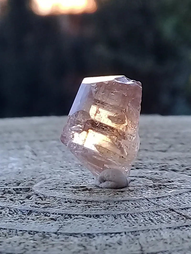 Chargez l&#39;image dans la visionneuse de la galerie, Topaze brune du Pakistan Cristal brut naturel Grade A++++ (Non traité) Topaze Impériale du Pakistan Cristal brut
