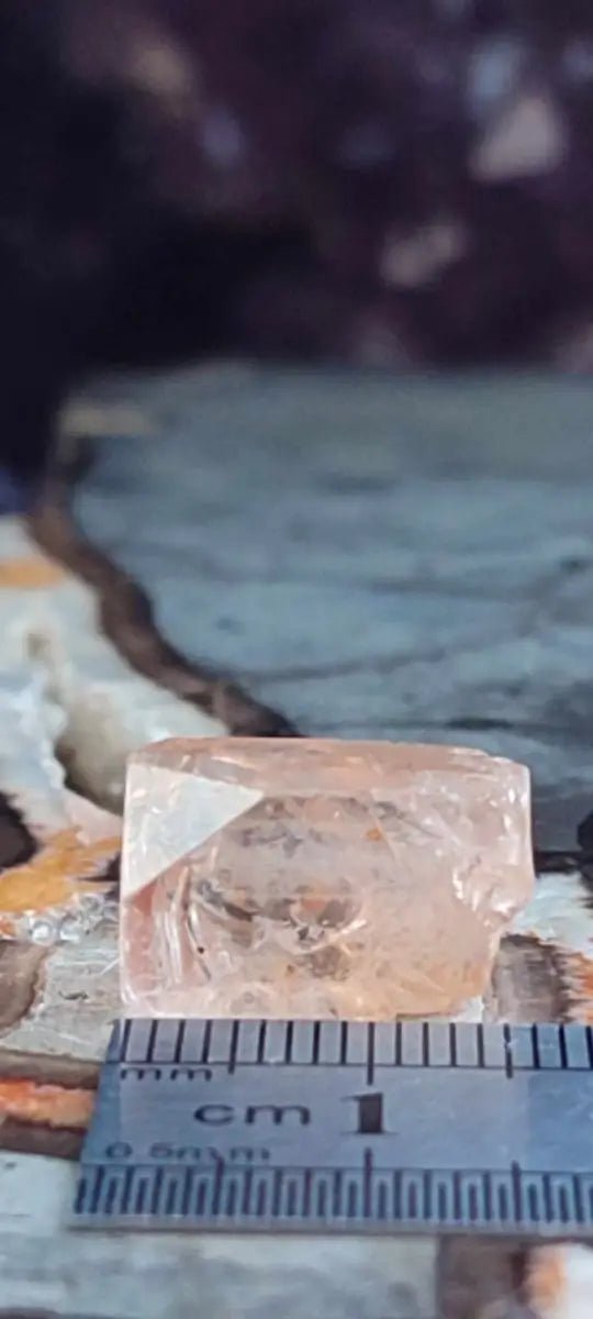 Chargez l&#39;image dans la visionneuse de la galerie, Topaze brune du Pakistan Cristal brut naturel Grade A++++ (Non traité) Topaze Impériale du Pakistan Cristal brut
