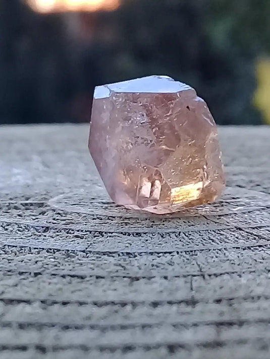 Topaze brune du Pakistan Cristal brut naturel Grade A++++ (Non traité) Topaze Impériale du Pakistan Cristal brut