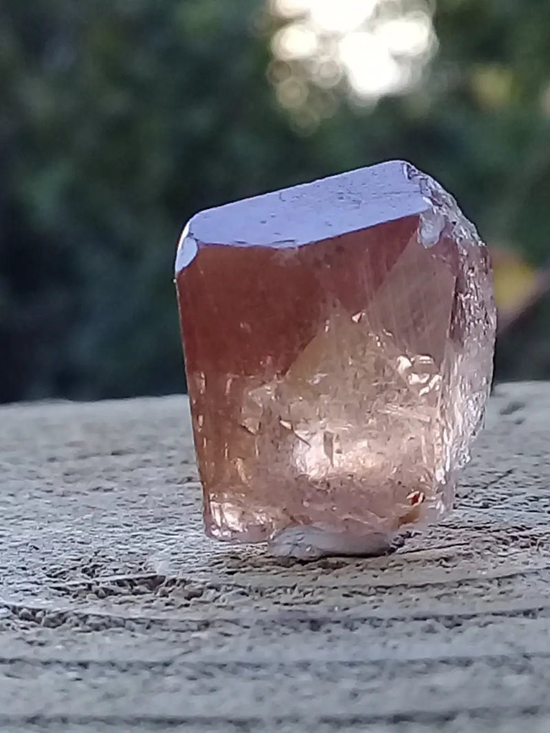 Load image into Gallery viewer, Topaze brune du Pakistan Cristal brut naturel Grade A++++ (Non traité) Topaze Impériale du Pakistan Cristal brut
