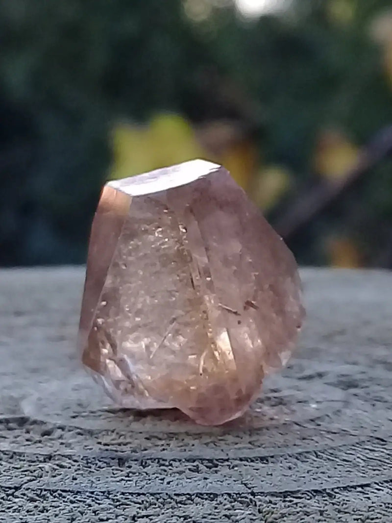 Load image into Gallery viewer, Topaze brune du Pakistan Cristal brut naturel Grade A++++ (Non traité) Topaze Impériale du Pakistan Cristal brut
